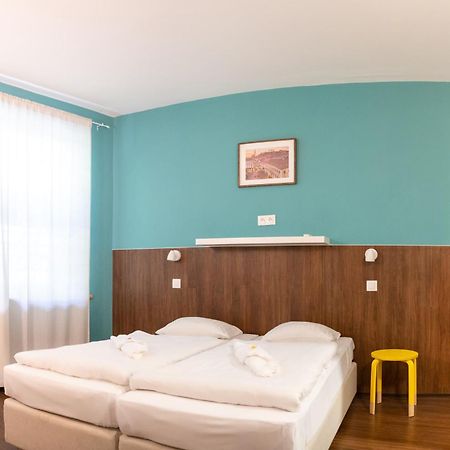 Safestay Bratislava Presidential Palace Экстерьер фото