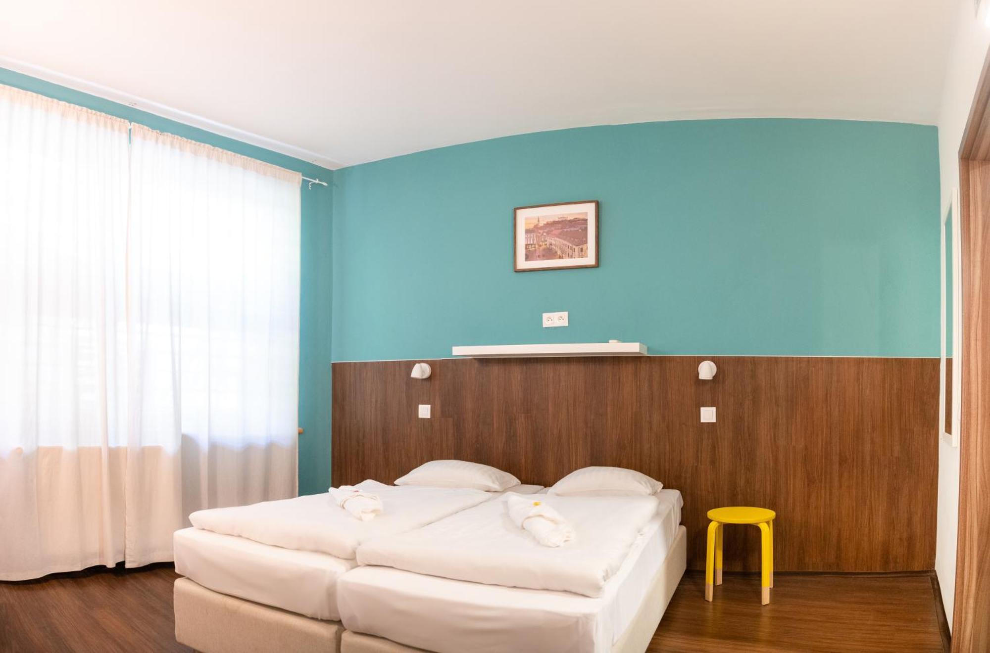 Safestay Bratislava Presidential Palace Экстерьер фото