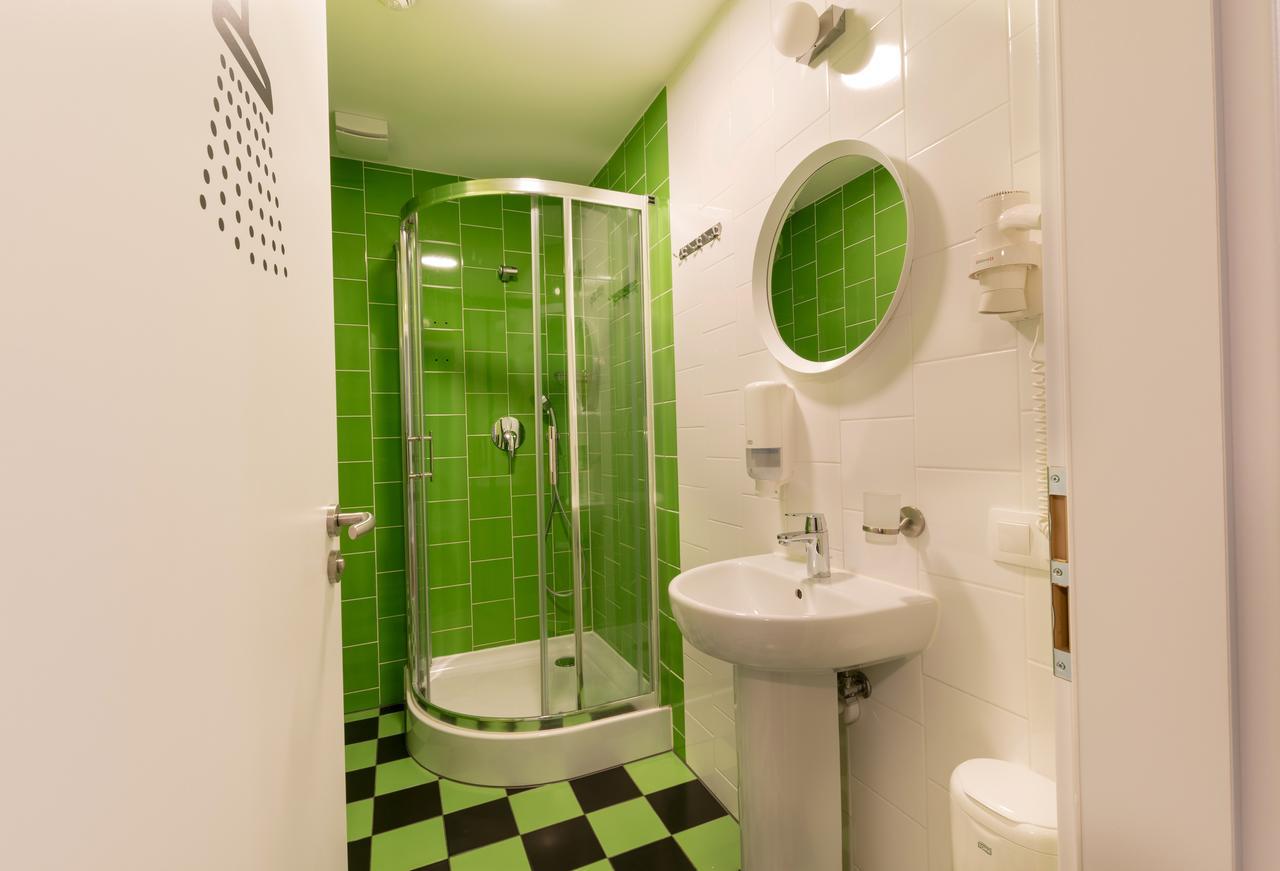 Safestay Bratislava Presidential Palace Экстерьер фото