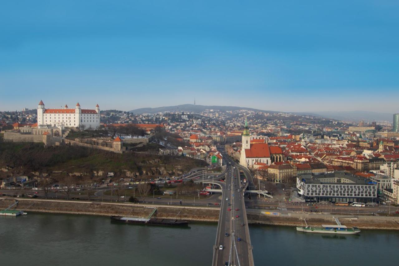 Safestay Bratislava Presidential Palace Экстерьер фото